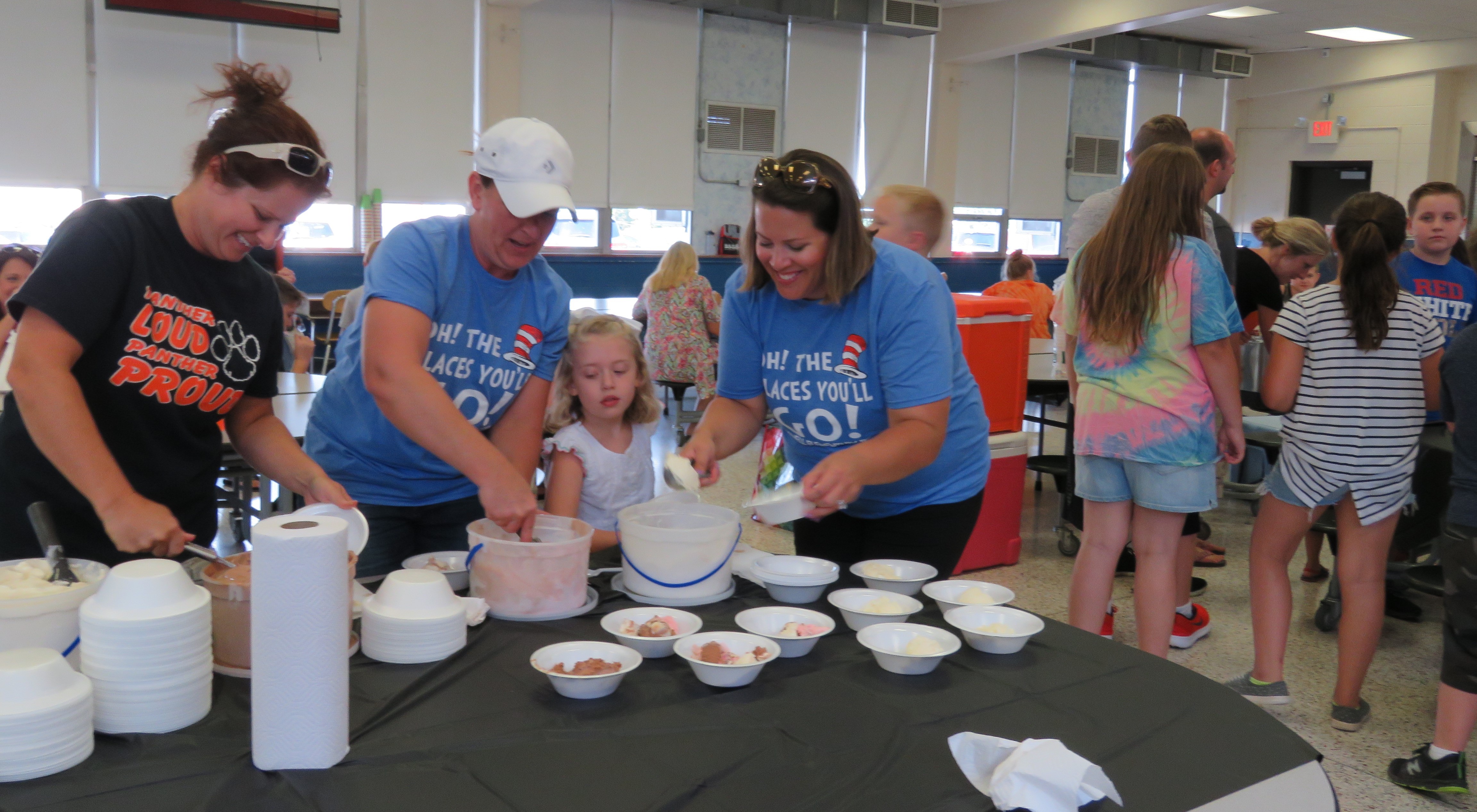 Parents pitch in to help Powell Elementary School