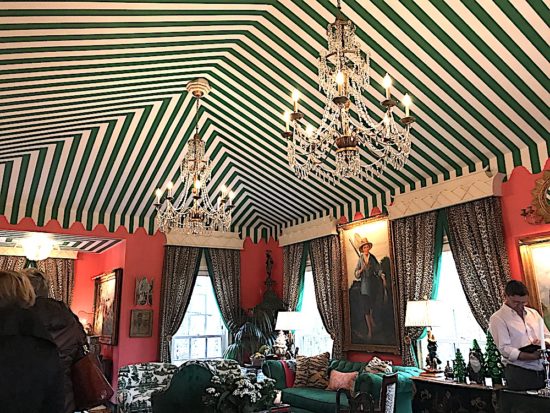 This ceiling is just WOW