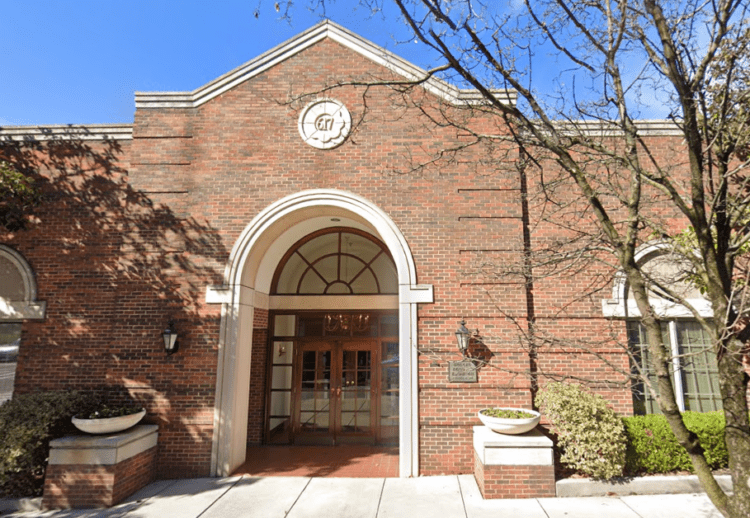 Short week produces solid sales