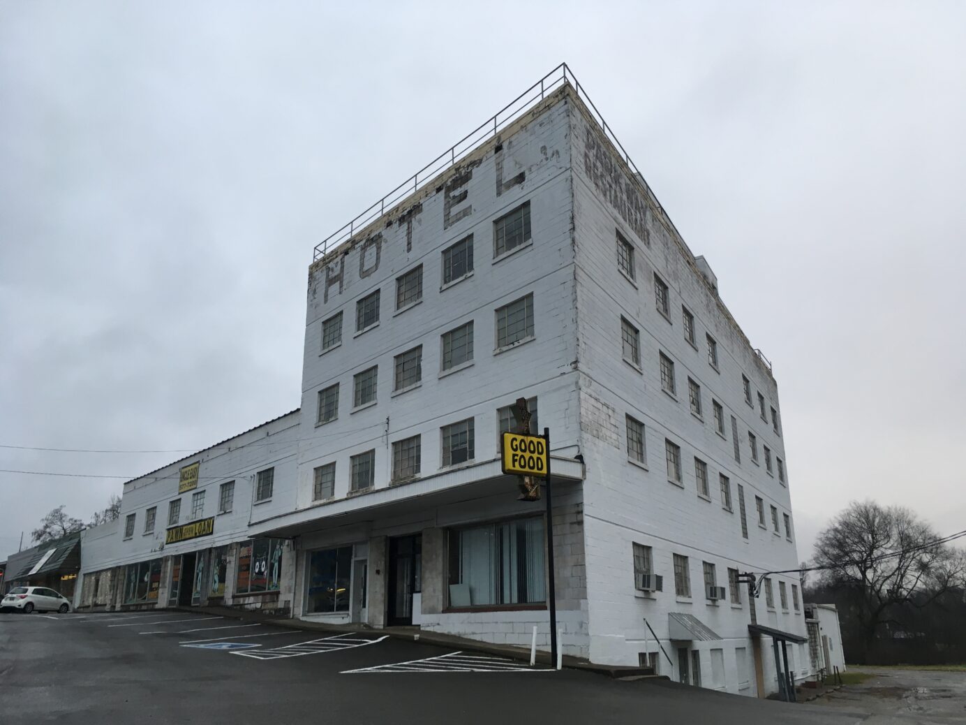 Parkway Hotel Knox TN Today