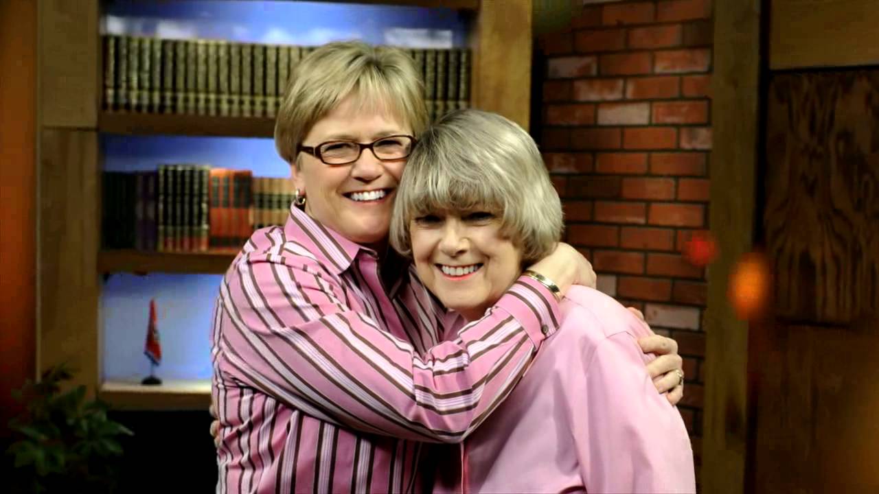 Marion Ferrill, sister of Holly Warlick, passes away