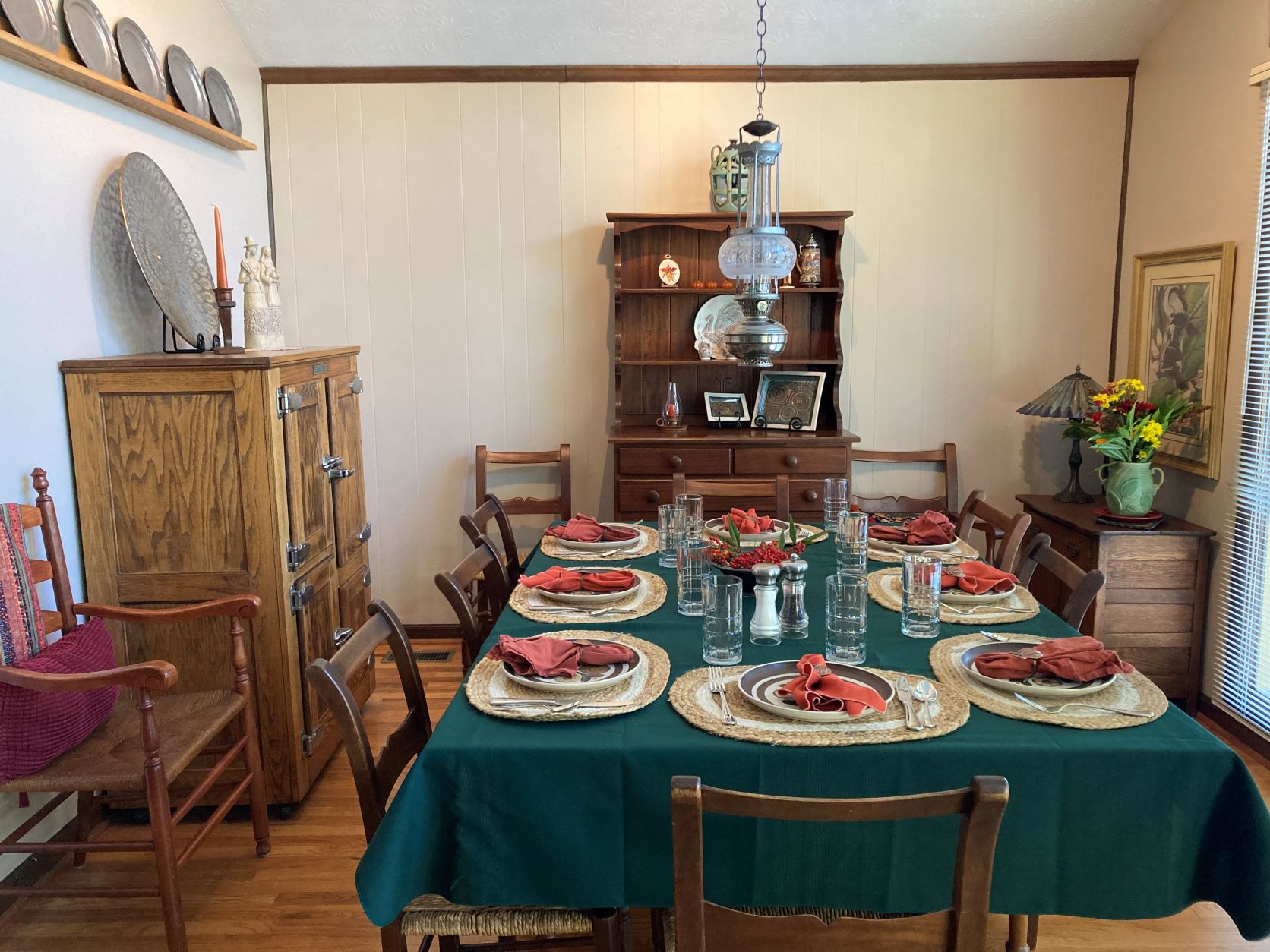 The Table: Thanksgiving with relatives