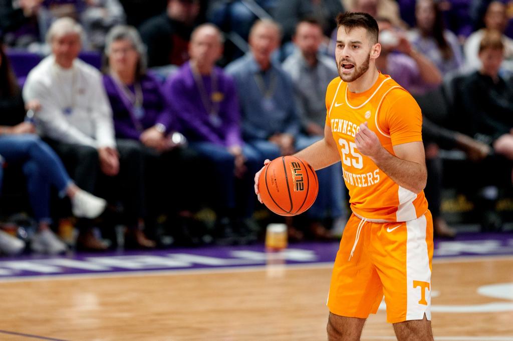 Vols bash restarting Tigers