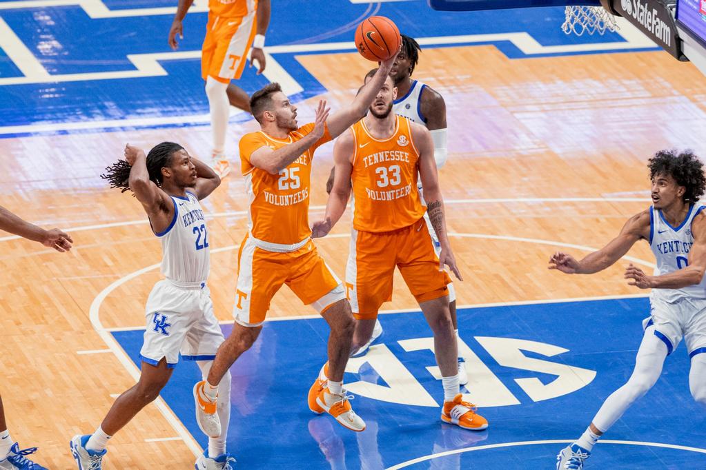 Inspired Wildcats dominated Volunteers until halftime