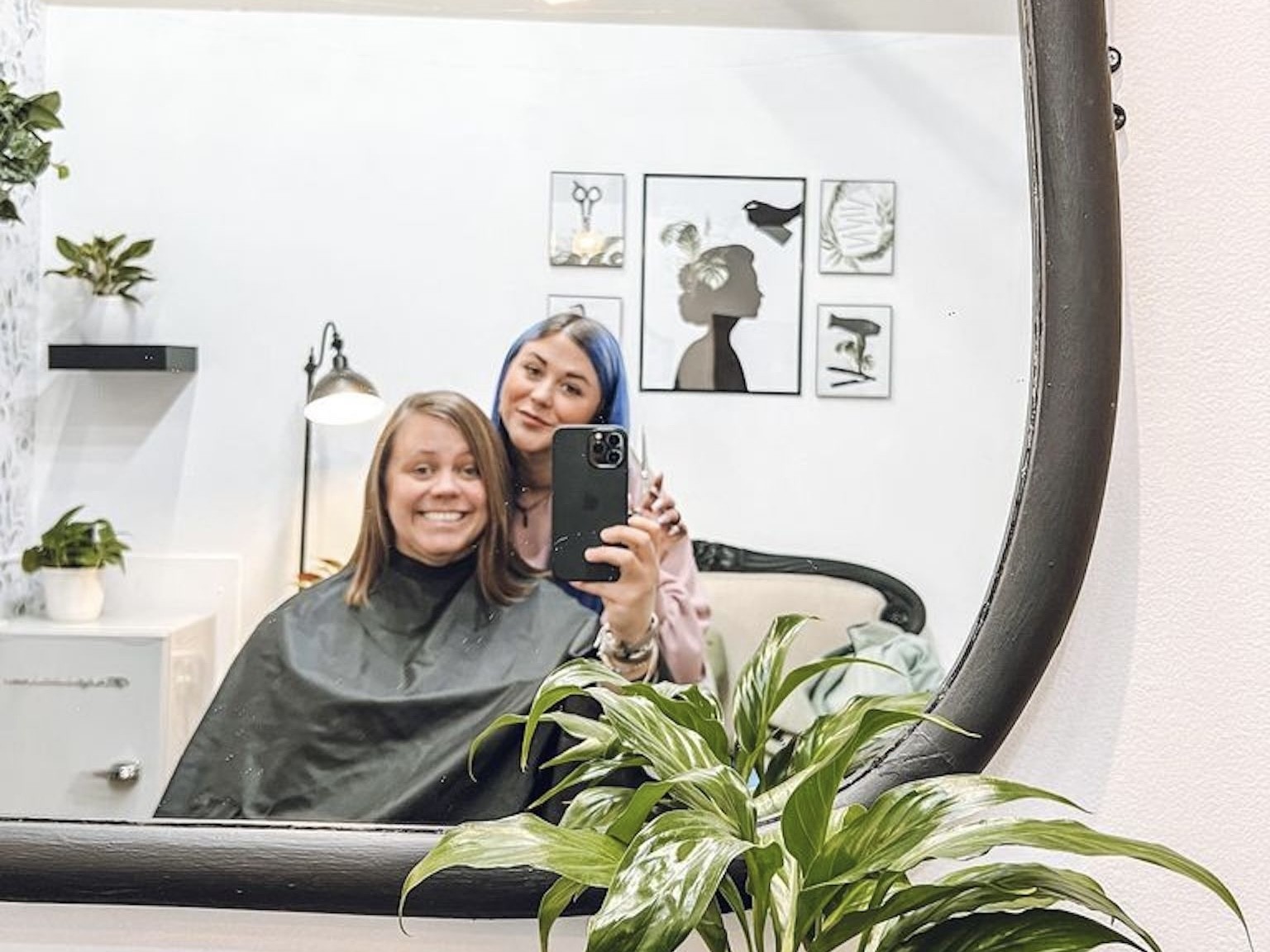 Sara Beeler opens Hair to Dye For