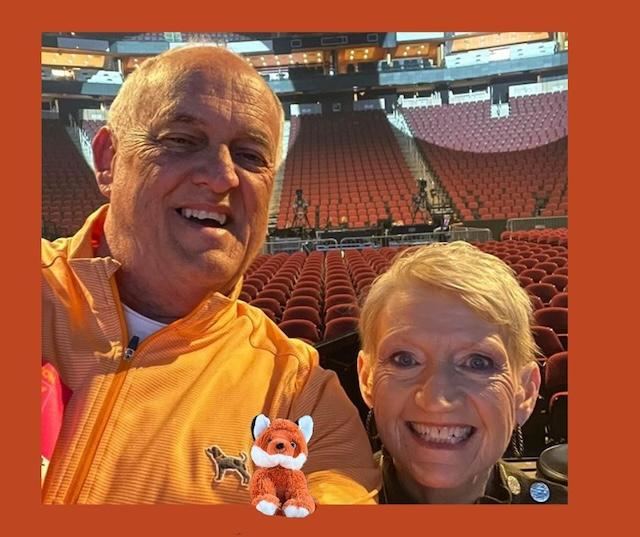 Knox the Fox goes ‘honky tonk’ out west