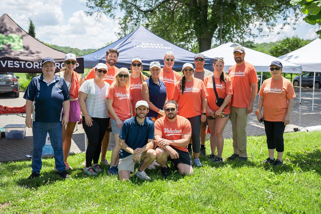 REA agents support Lakeshore Park