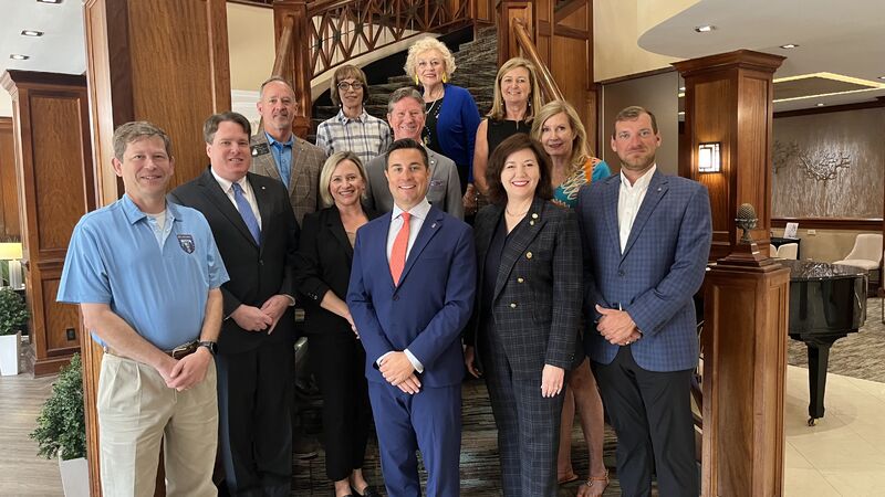 New officers for Knoxville Rotary