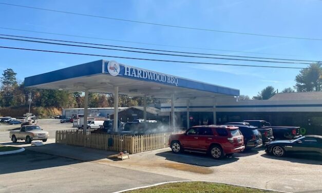 HardWood BBQ opens in South Knox