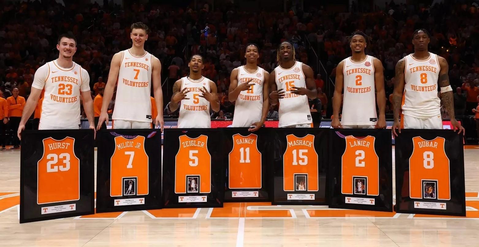 Vols defeat Gamecocks, star in senior celebration - Knox TN Today