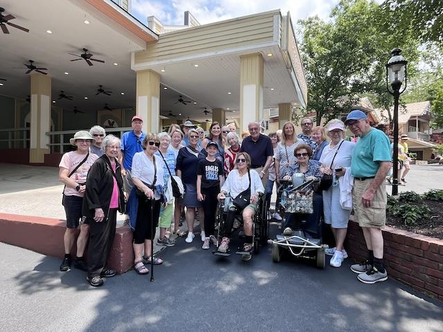 Church family goes on field trip to see young Dolly