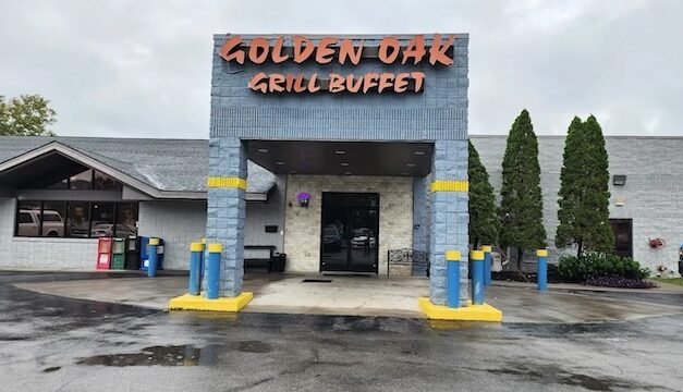 Dining Duo goes to Golden Oak