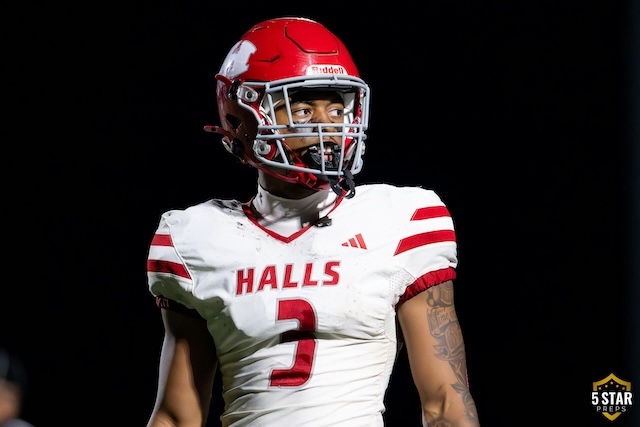 Halls outlasts Central, 28-21, to earn 5A state semifinal berth