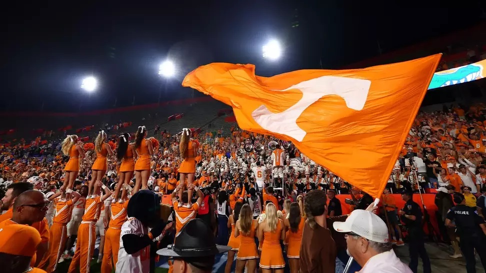 Awesome start powers Vols past Gators