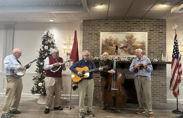 Early Morning String Dusters entertain Rotary