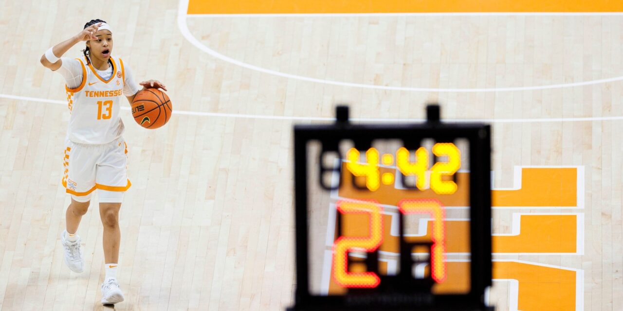 Lady Vols seek ranked win in New York