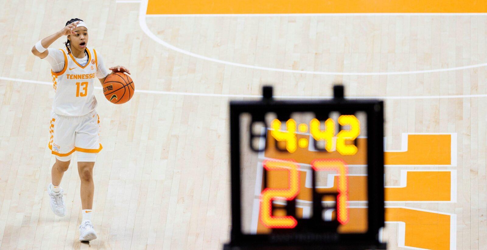 Lady Vols seek ranked win in New York