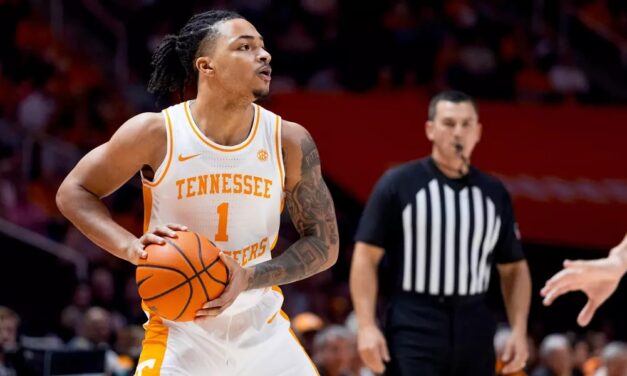 Vols stop losing, smash Louisville