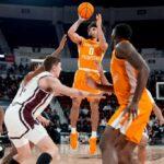 Vols blow another big lead but beat Bulldogs, 73-64