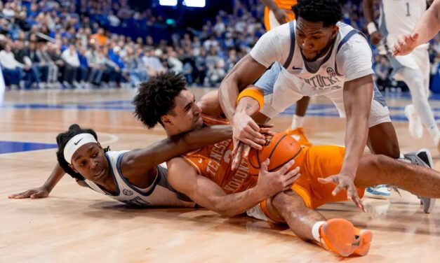 Kentucky wins again as Vols again blow big lead