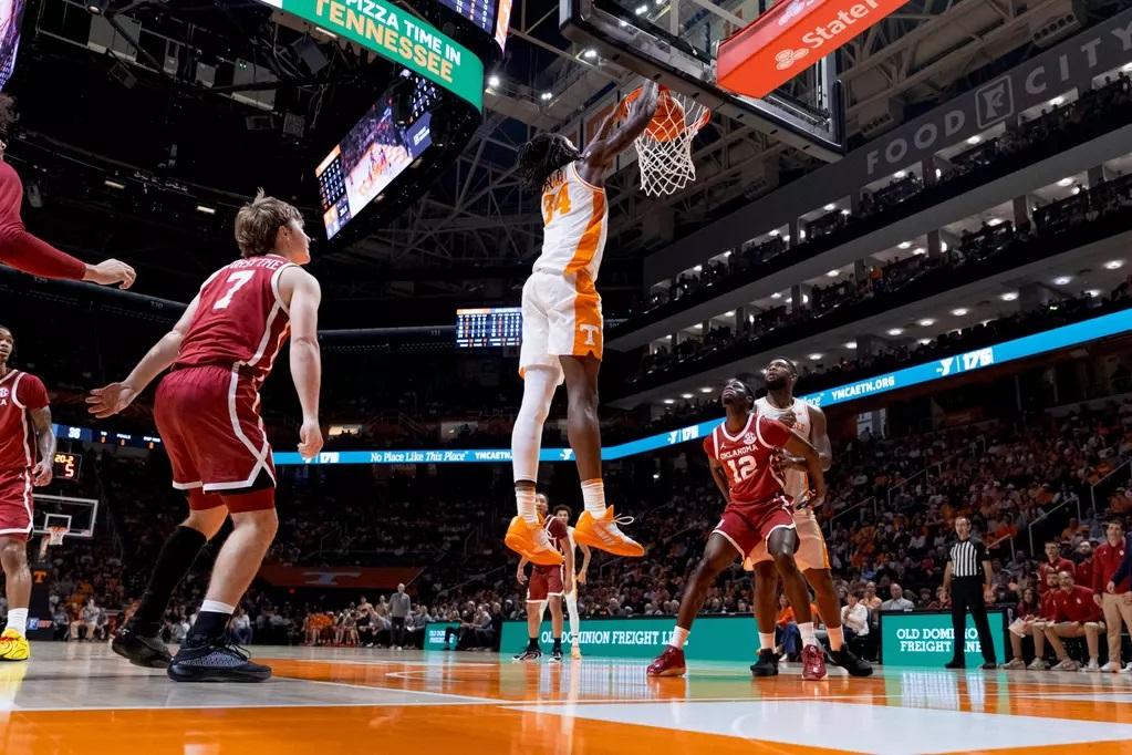 Vols do a lot of things right, knock out Oklahoma