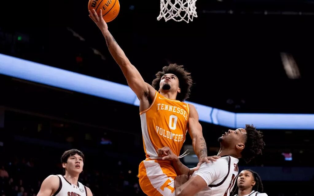 Big Vols Estrella, Okpara overpower Gamecocks