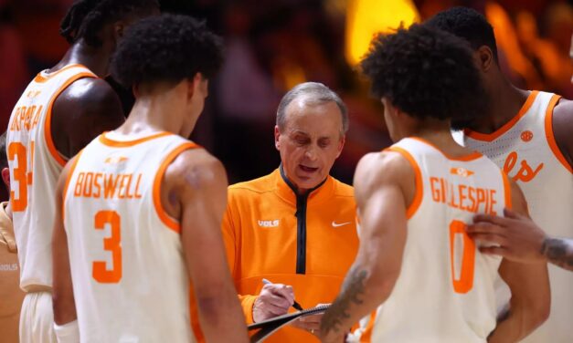 Tide wins with one more play than Vols