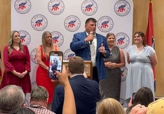Gibson wins; Henderson has head start on August