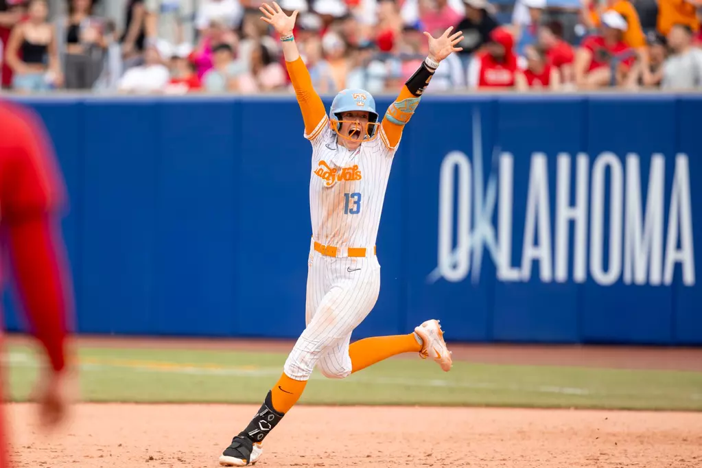 Tennessee softball advances, baseball bows out - Knox TN Today