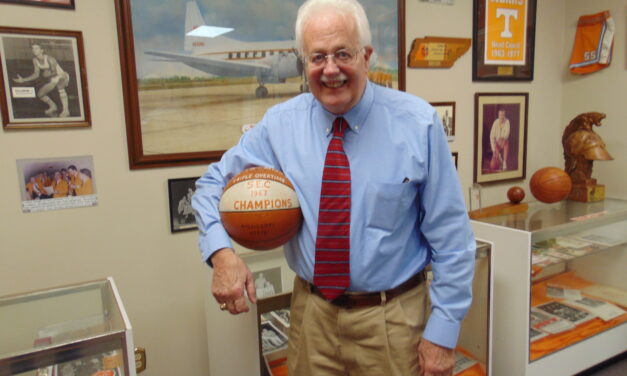 Basketball in mid-May: Focus on Larry Smith’s Vol museum