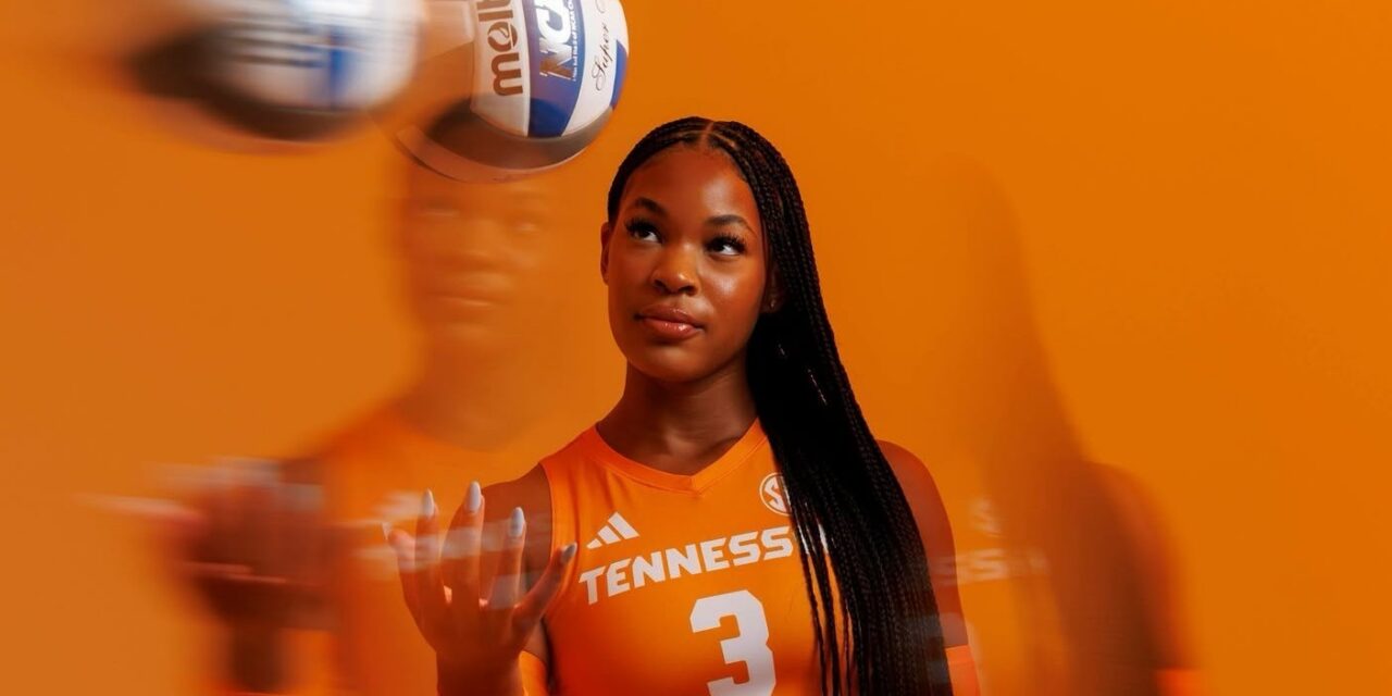 Lady Vols Boost Her Club hosts volleyball dinner