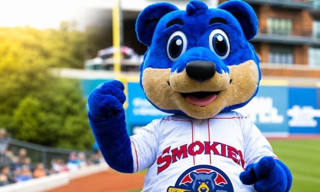 Smokies mascot, players to visit Zoo Knoxville for special family event