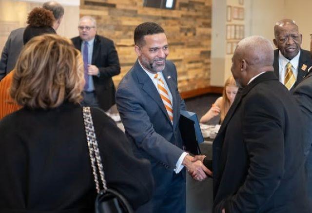 Lonnie Brown leaves UT; is dean at Temple + Heidi Barcus + Lee Welch ++