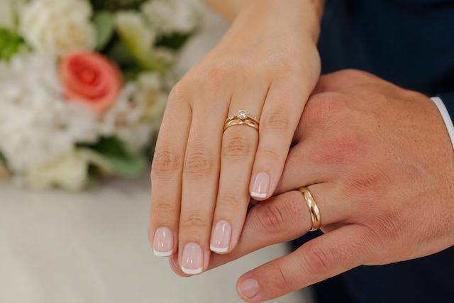 Bizarre Bytes: Why do we wear wedding rings on the fourth finger?