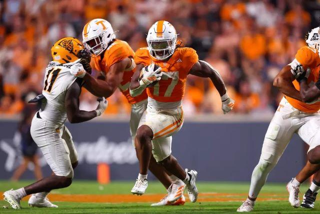 Vols romp, more statues going up