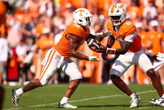 Faizon Brandon stars, Vols rout Furman