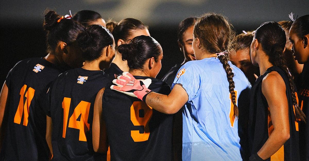 Dark mode fizzles, but Lady Vols stay unbeaten