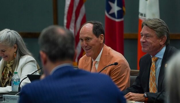 More UT graduates earning degrees without student debt