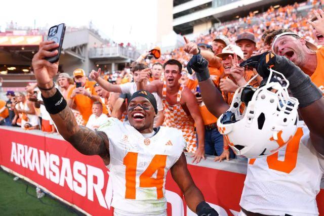 Vols nip Razorbacks on Bishop’s big finish