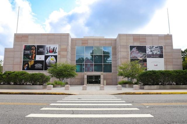 Knoxville Museum of Art opens its doors for Deaf Night