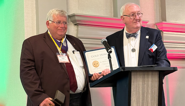 UT researcher receives nation’s highest rose society honor