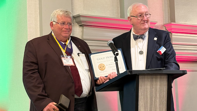 UT researcher receives nation’s highest rose society honor